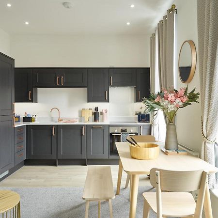 Curb Properties - Super 2 Bed Apartment 5 Min From Town Centre チェルトナム エクステリア 写真