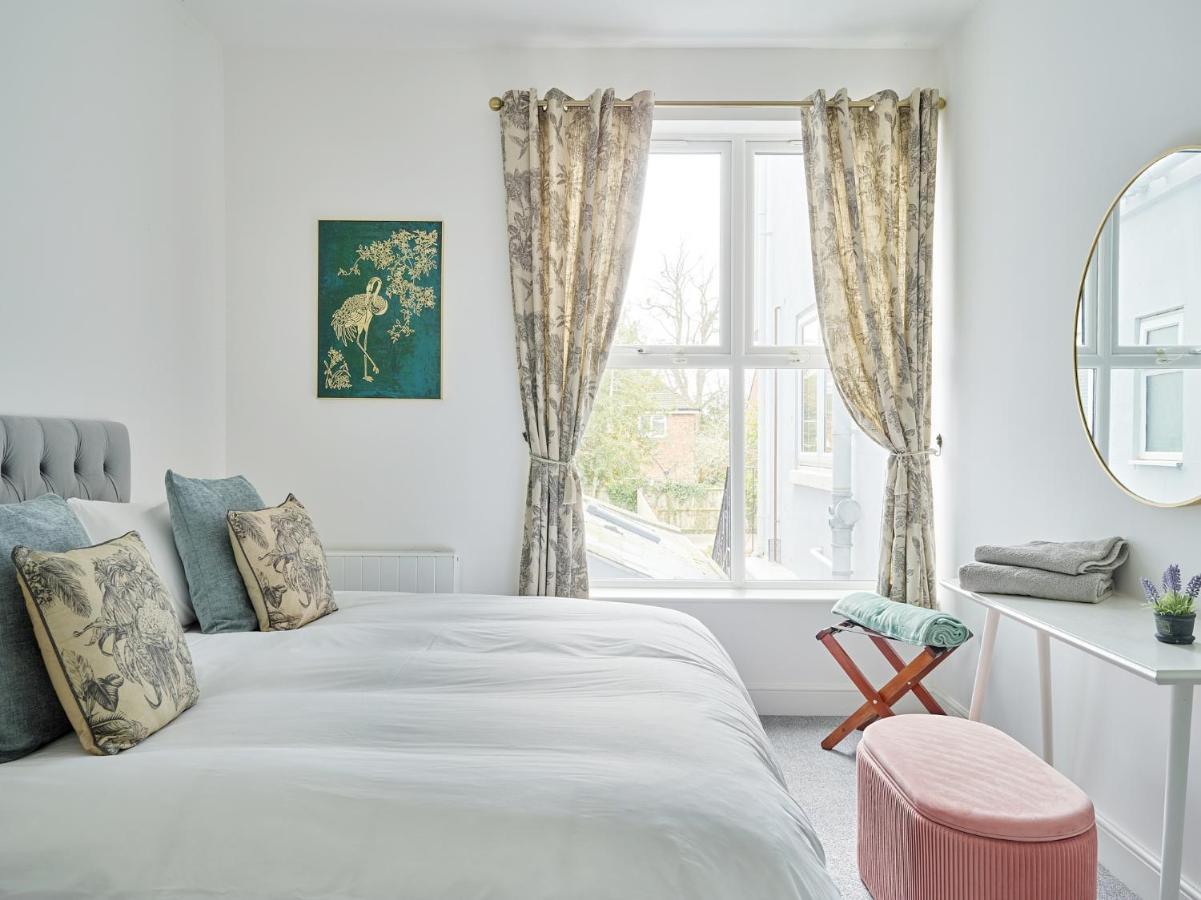 Curb Properties - Super 2 Bed Apartment 5 Min From Town Centre チェルトナム エクステリア 写真