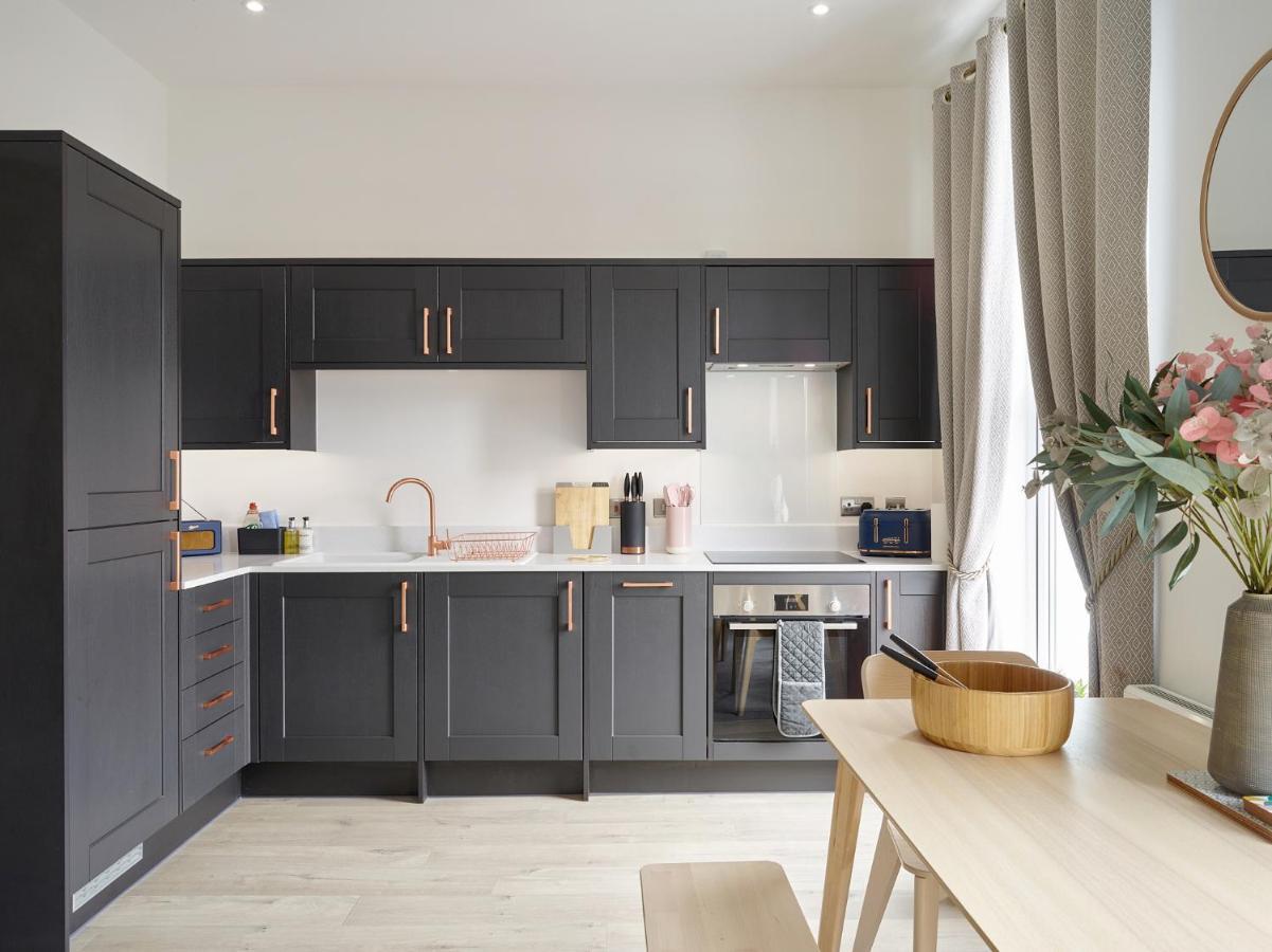 Curb Properties - Super 2 Bed Apartment 5 Min From Town Centre チェルトナム エクステリア 写真